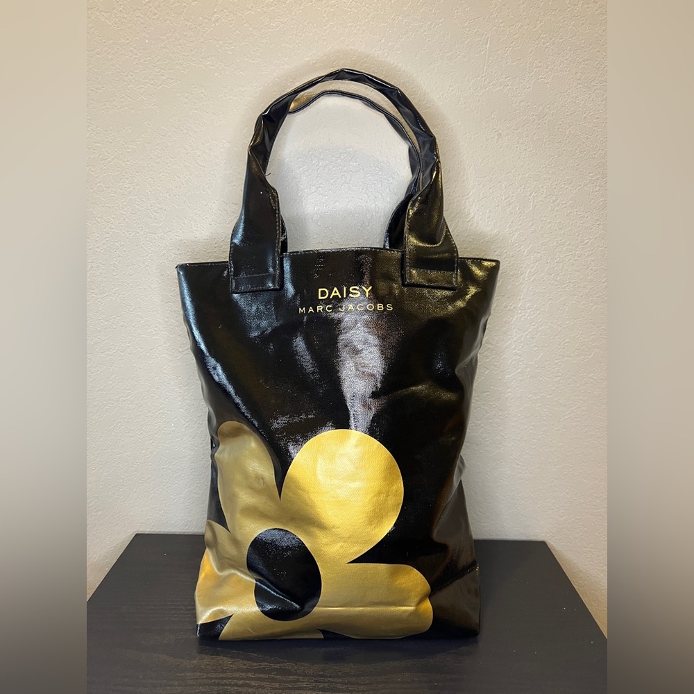 Daisy Marc Jacobs Black/Gold Flower Tote